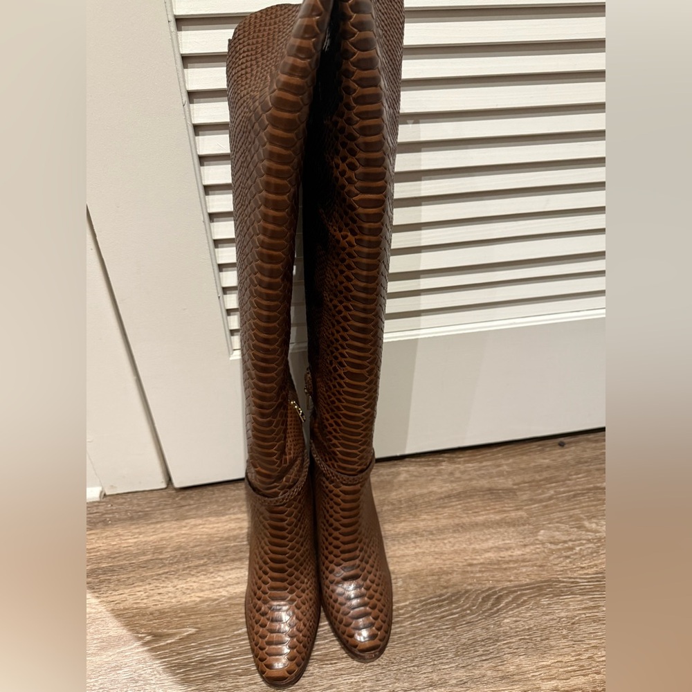 Antonio Milani Size 9